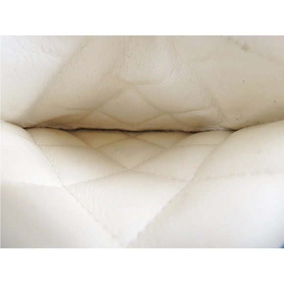 CHANEL Black and Cream Crossbody Bag - Picture 12 of 15